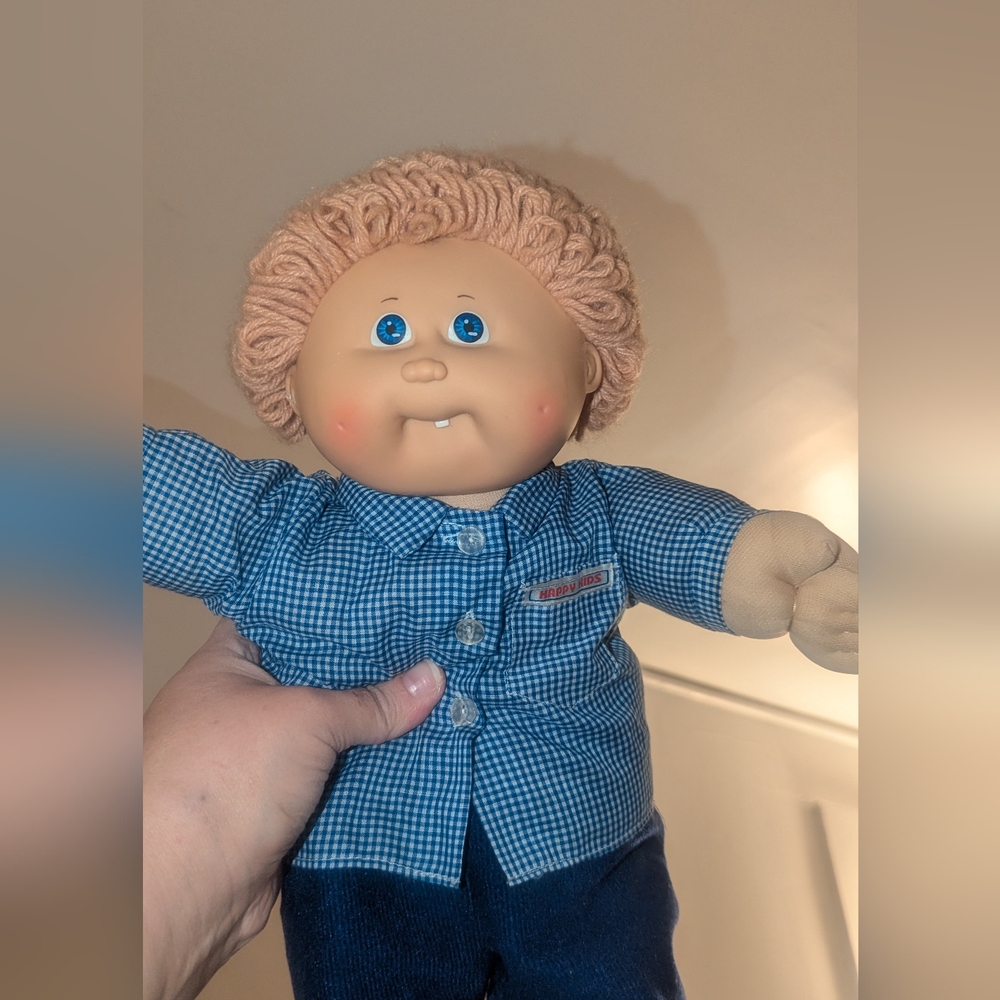 CABBAGE PATCH DOLL - VINTAGE 80'S TOY